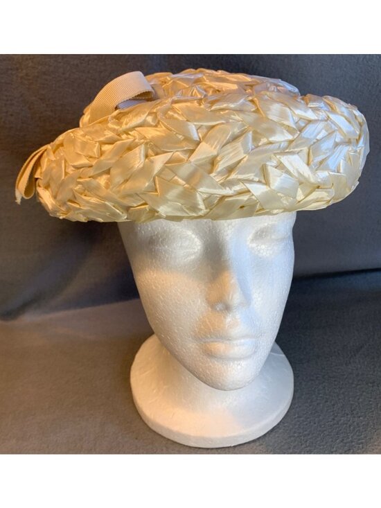 Ladies Ivory Raffia Hat with Ivory Ribbon Size Large Vintage main image 10